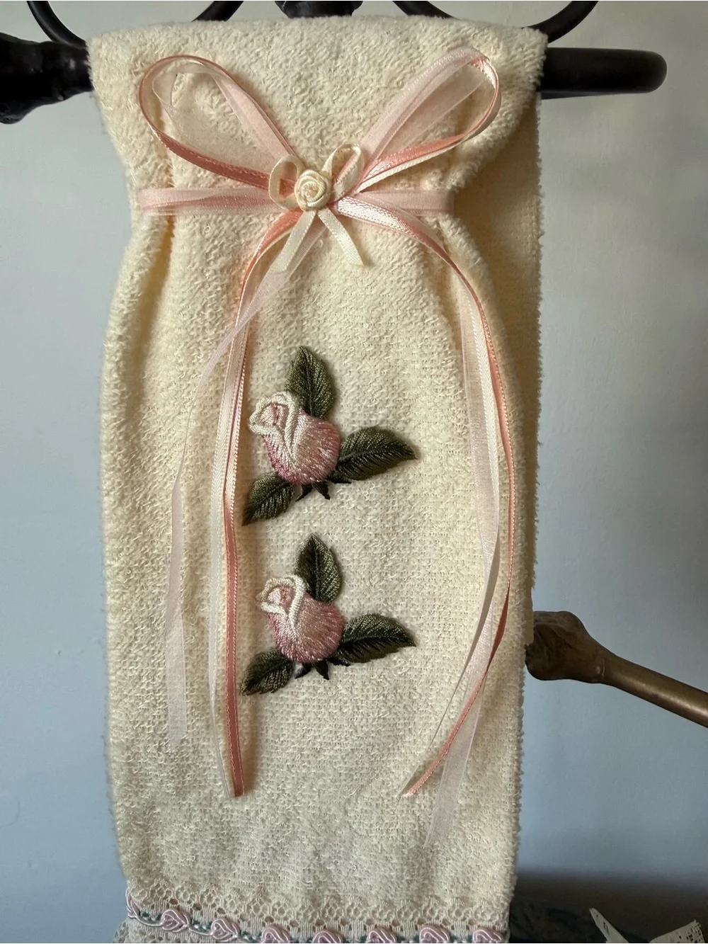 🌹Hand Crafted Ivory and Pink Floral Hand Towel and Spare Toilet Paper Holder 🌹